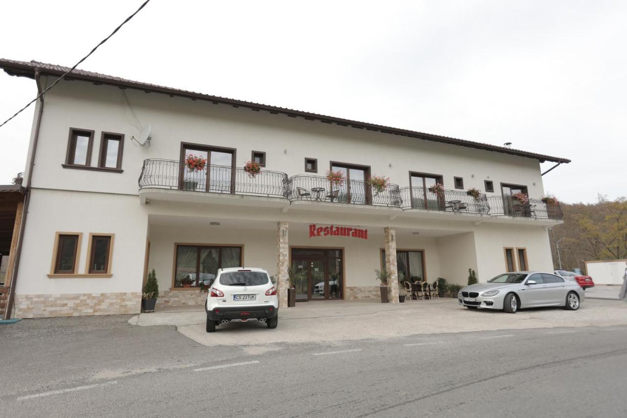 Pensiune Restaurant Liana Mehadia Exterior photo
